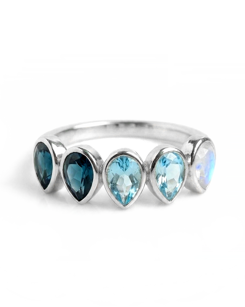 Anillo de lágrimas con piedra lunar en degradado