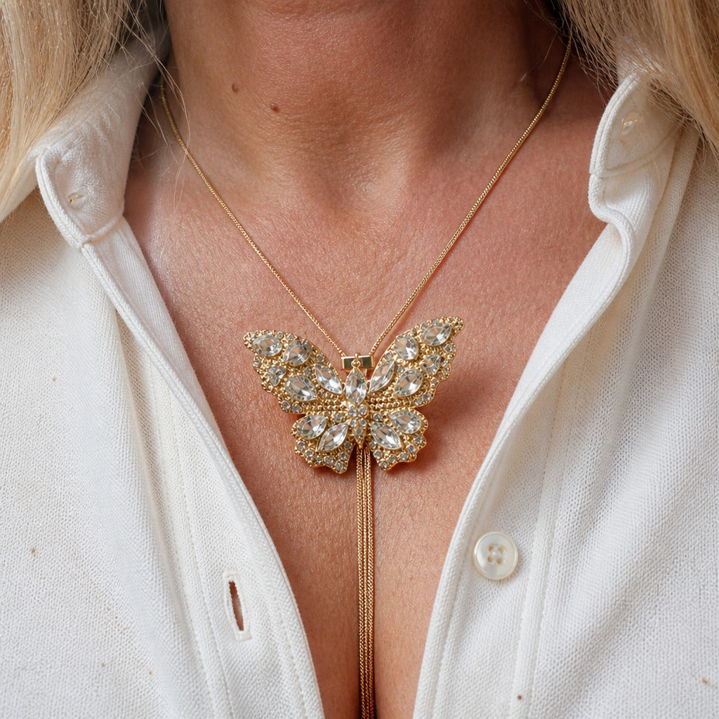 Collar colgante ajustable de mariposa con cristales – imagen 3