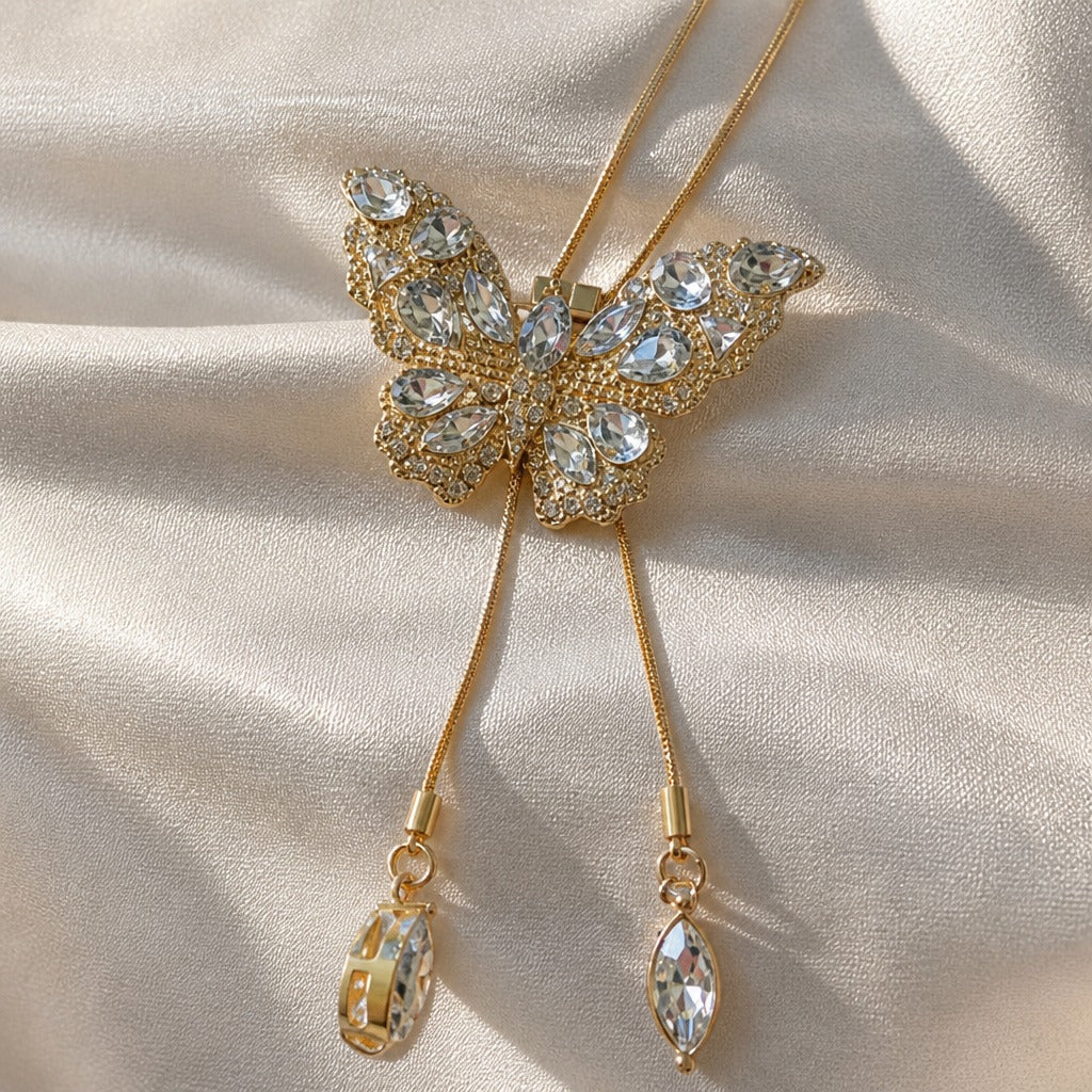 Collar colgante ajustable de mariposa con cristales