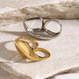 Anillo doble dorado atemporal – imagen 4