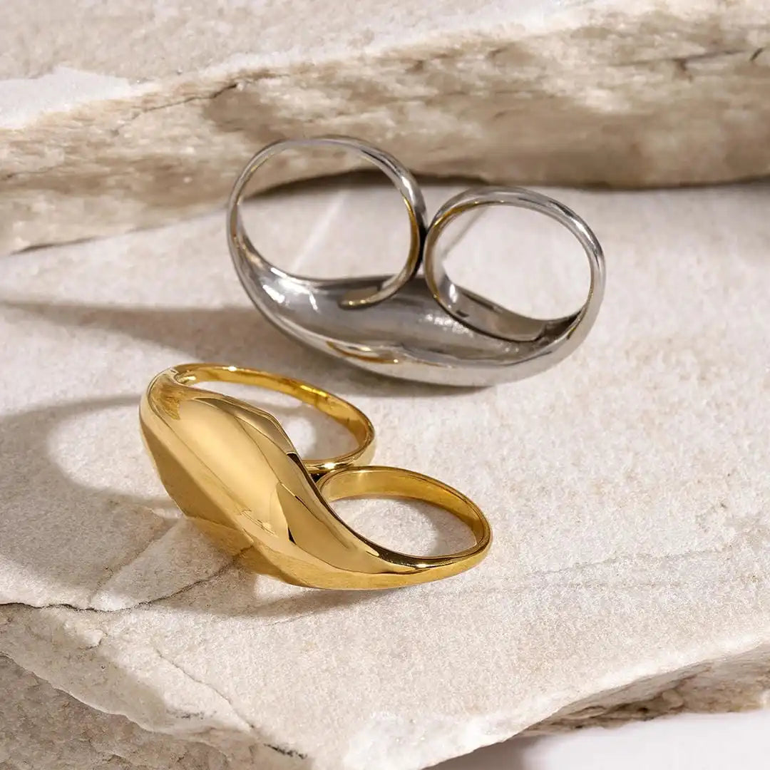 Anillo doble dorado atemporal – imagen 4