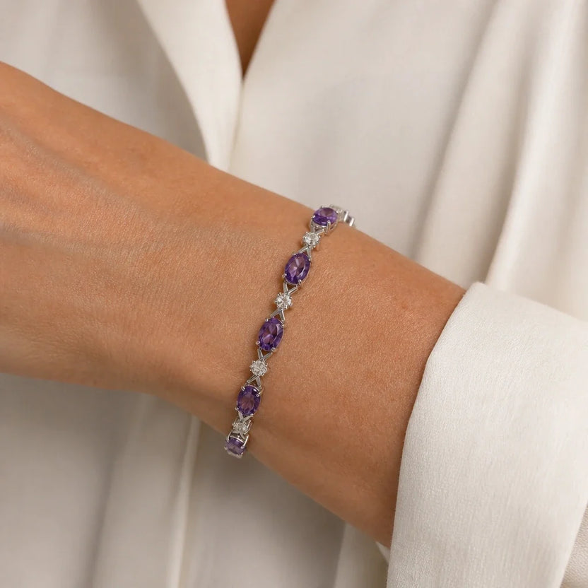 Pulsera de plata con amatistas en eslabones