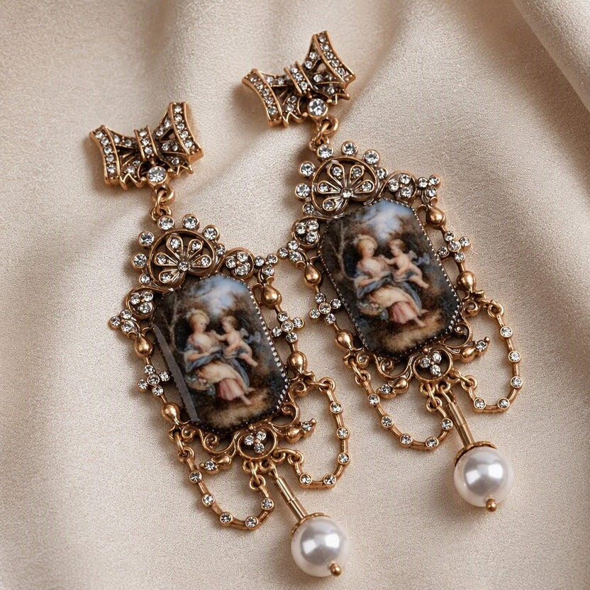 Pendientes antiguos de retrato con strass