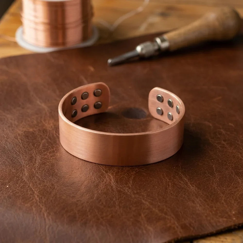 Brazalete Anvil de cobre de Carmen, Lucía & Rocío – imagen 2