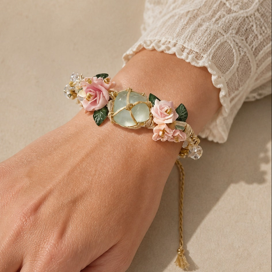 Pulsera artesanal trenzada con colgantes – imagen 2
