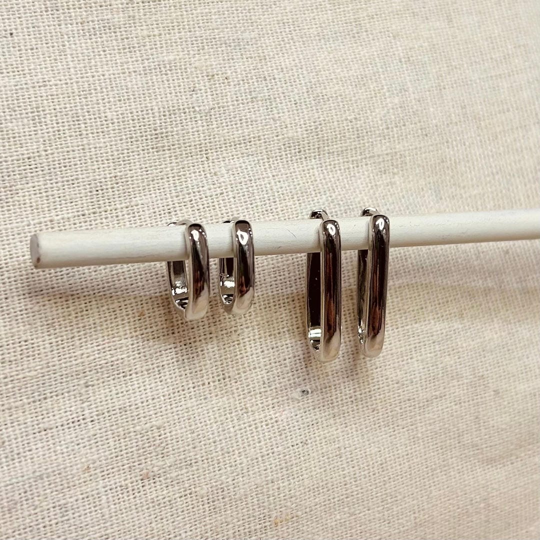 Conjunto de 2 pares de aros ovalados de diario en oro y plata — Carmen, Lucía & Rocío