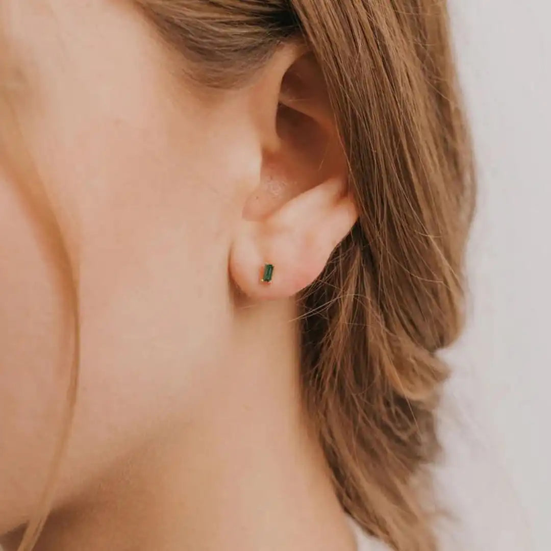 Pendientes de cristal verde talla esmeralda – imagen 2