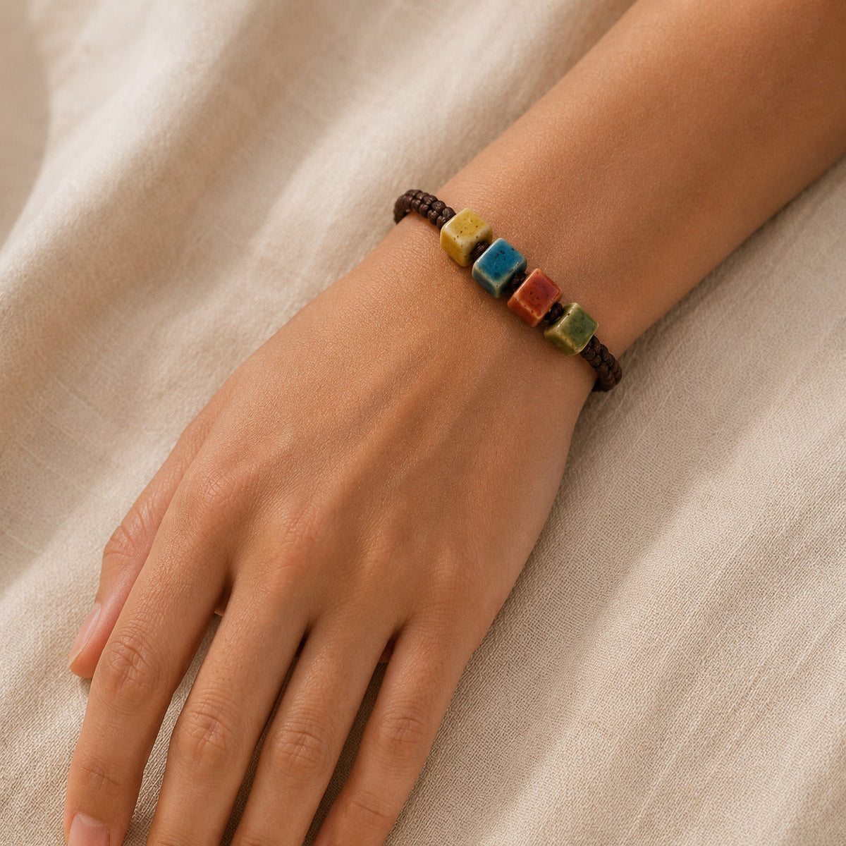 Pulsera bohemia de cuentas de ojo de tigre y jade