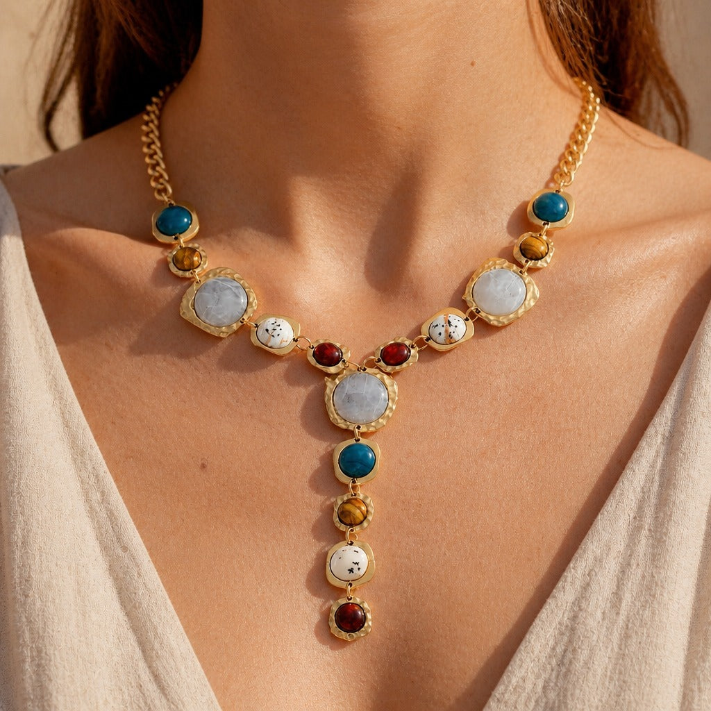 Collar de piedra con dije geométrico boho