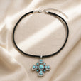 Collar bohemio de cruz turquesa – imagen 2