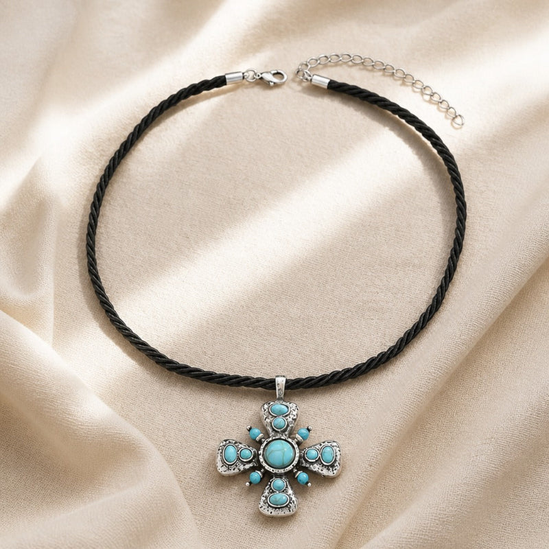 Collar bohemio de cruz turquesa – imagen 2