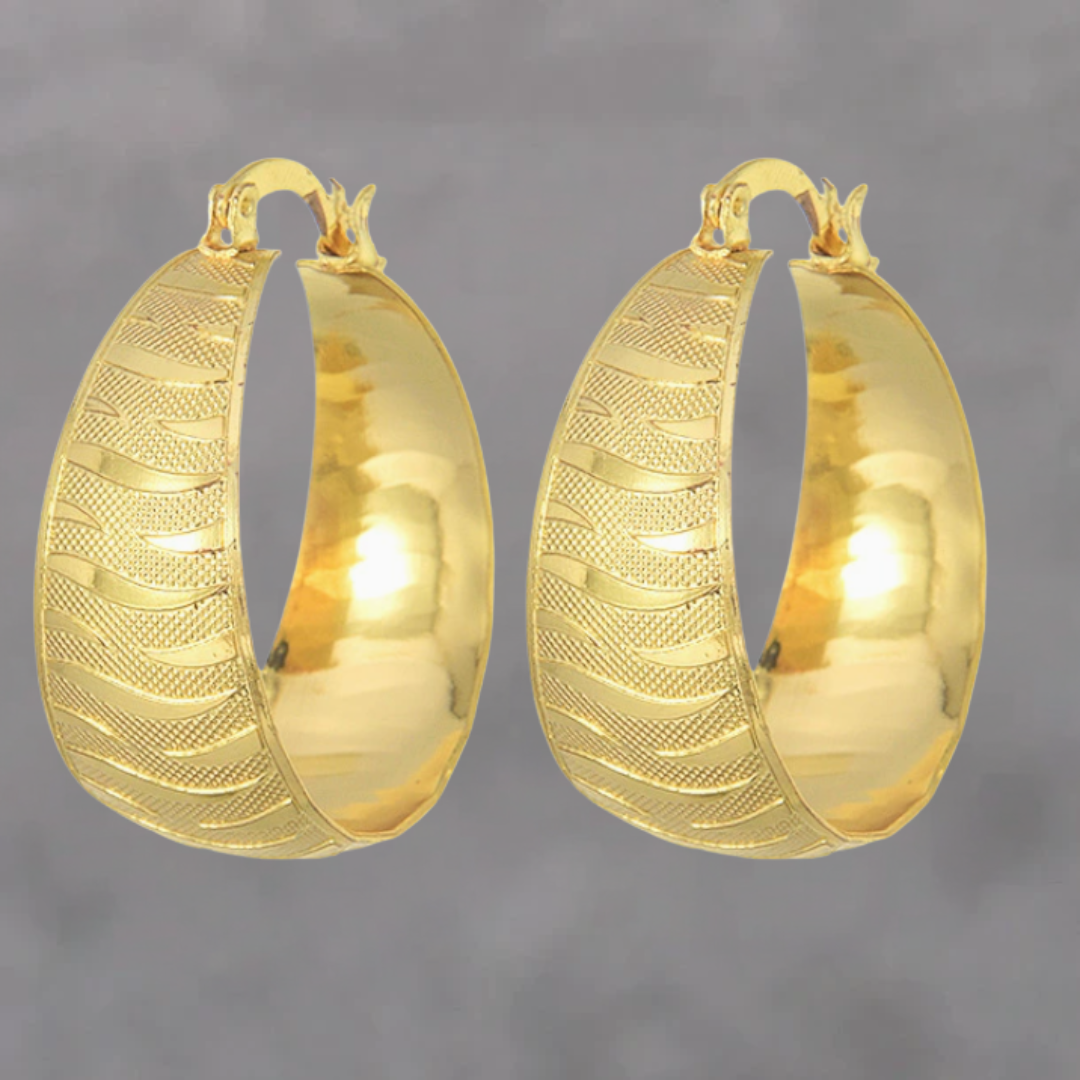 Pendientes dorados de lujo refinados
