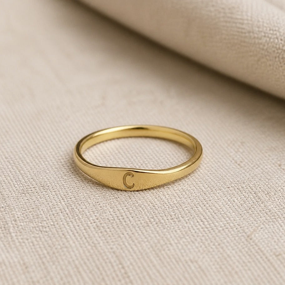 Colección de anillos con letras Liora – imagen 3