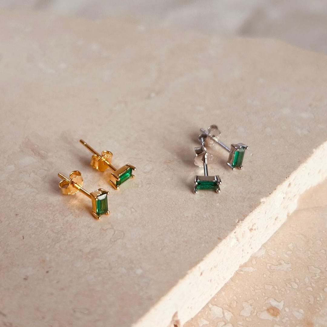 Pendientes de cristal verde talla esmeralda