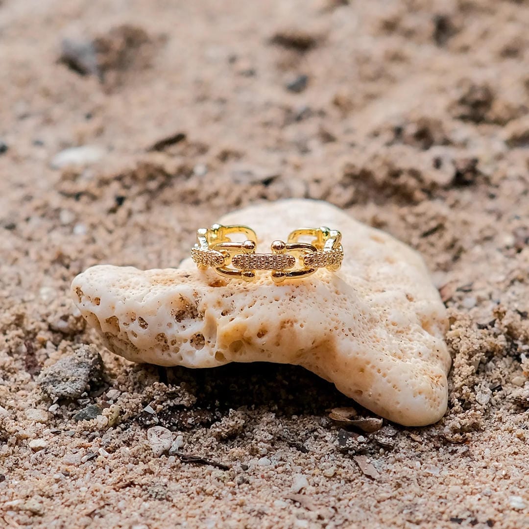 Anillo abierto dorado de cristal deslumbrante – imagen 2