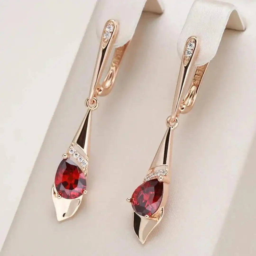 Colgante exquisito con pendientes de cristal rojo
