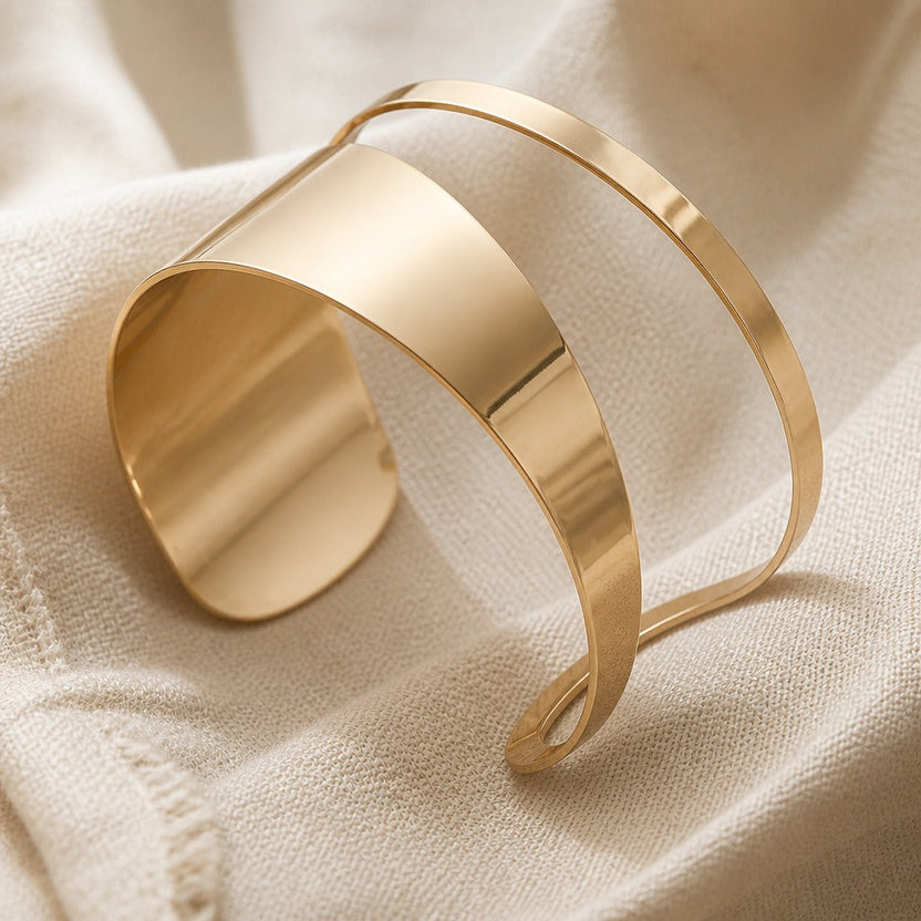 Brazalete de contorno dorado