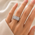 Anillo grueso con circonitas engastadas