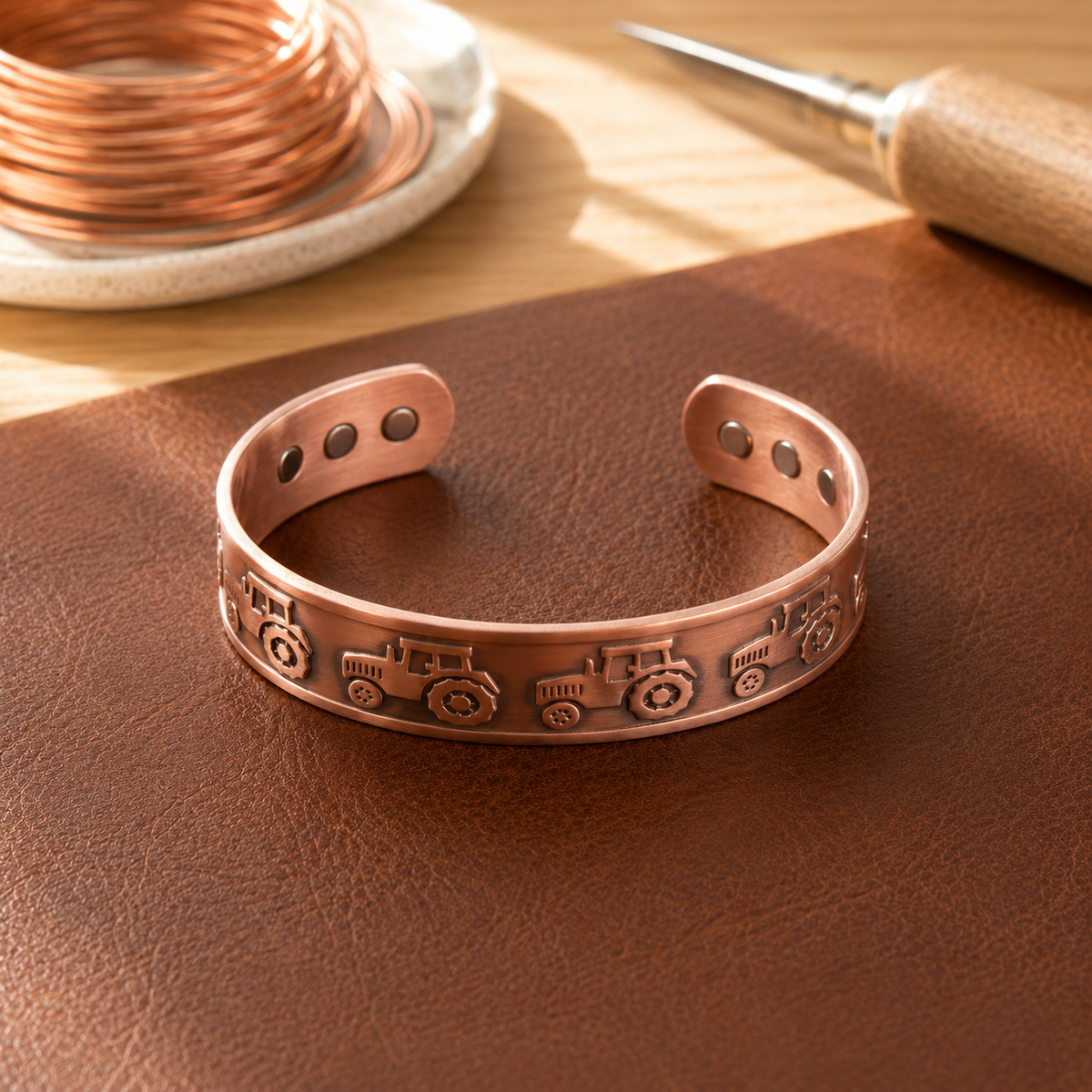 Pulsera de cobre grabada