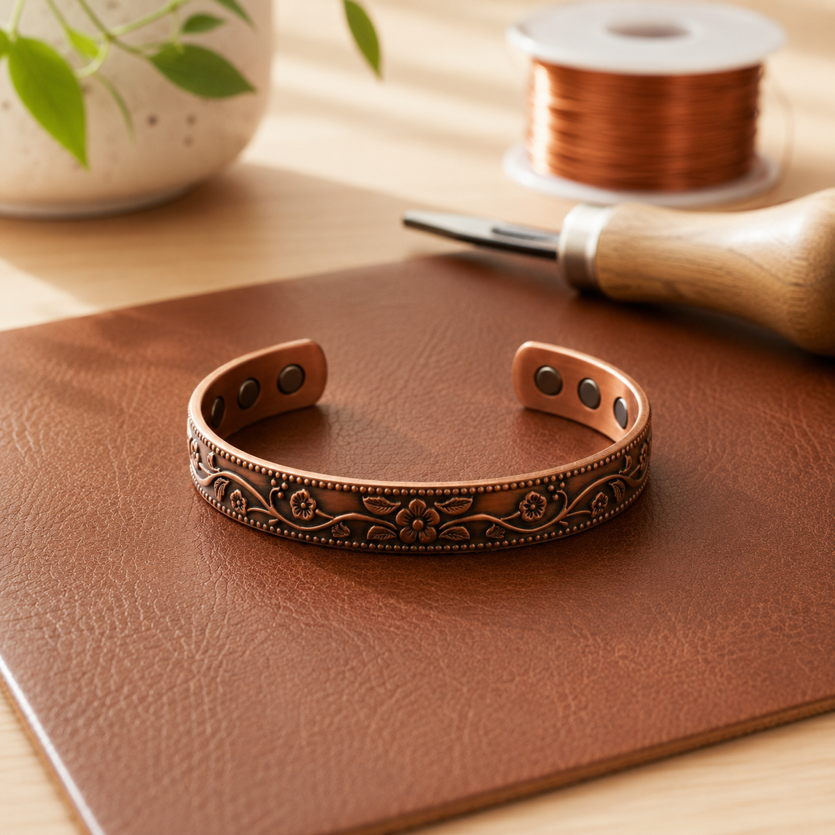 Pulsera de cobre con guirnalda