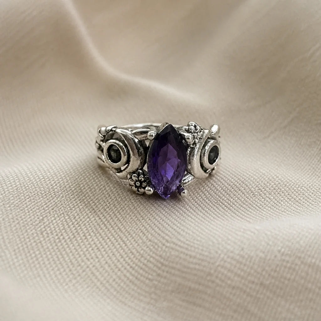 Anillo con detalle de luna creciente – imagen 2