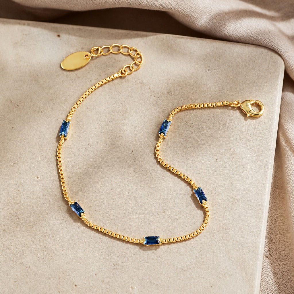 Pulsera dorada de cadena con circonitas – imagen 2