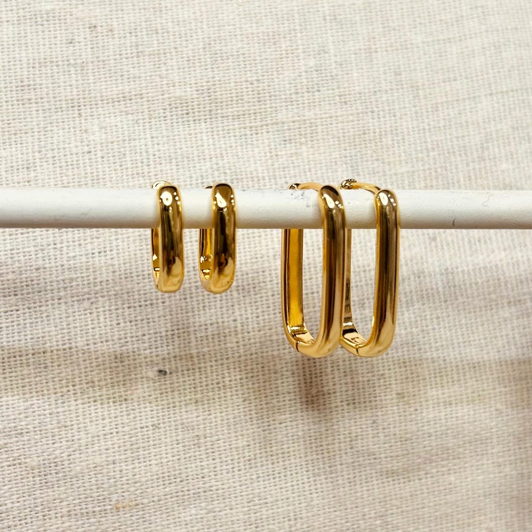 Conjunto de 2 pares de aros ovalados de diario en oro y plata — Carmen, Lucía & Rocío