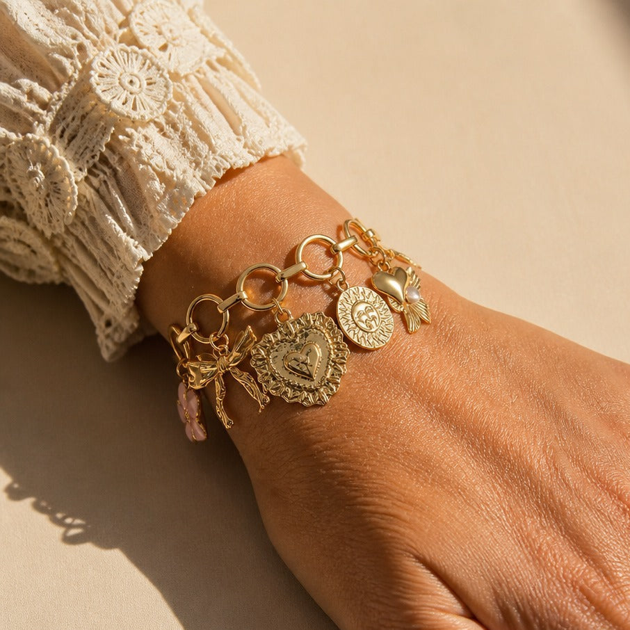 Pulsera delicada con lazo