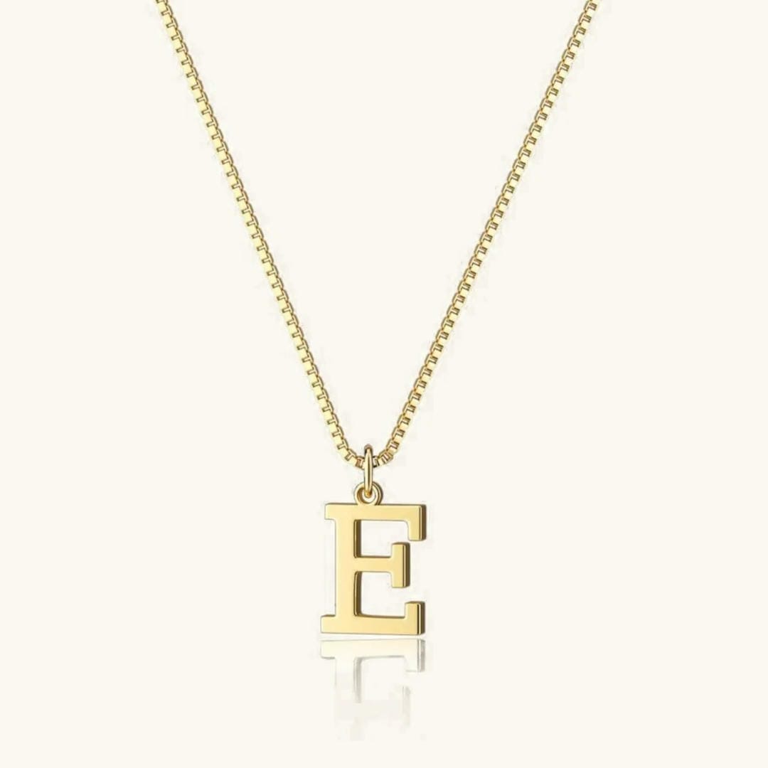 Collar vintage dorado con inicial – imagen 10