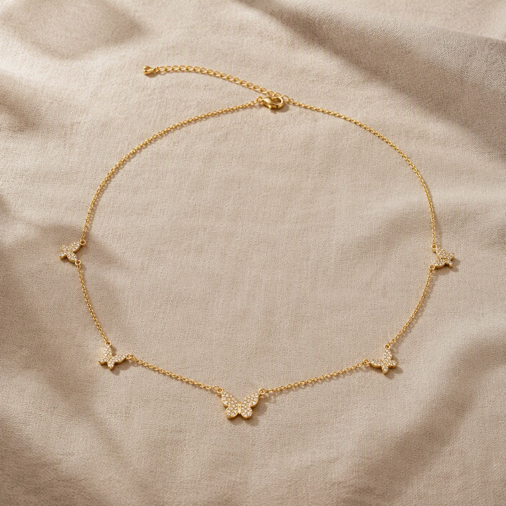 Exquisito collar con colgante de mariposa de circonita – imagen 2