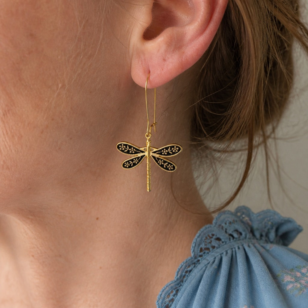 Pendientes tallados florales con forma de libélula