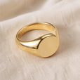 Anillo atemporal con cúpula protagonista – imagen 2