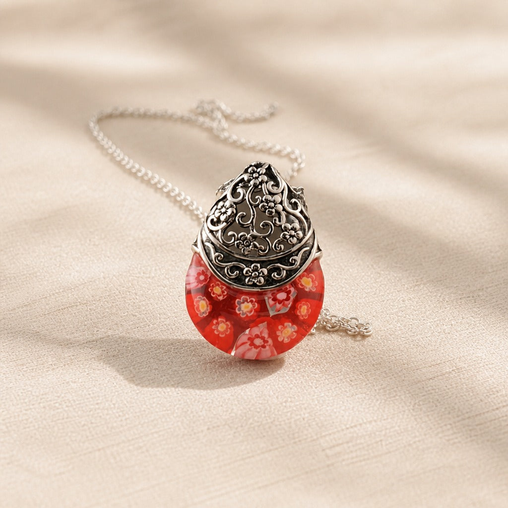 Collar con colgante de cristal floral grabado – imagen 8