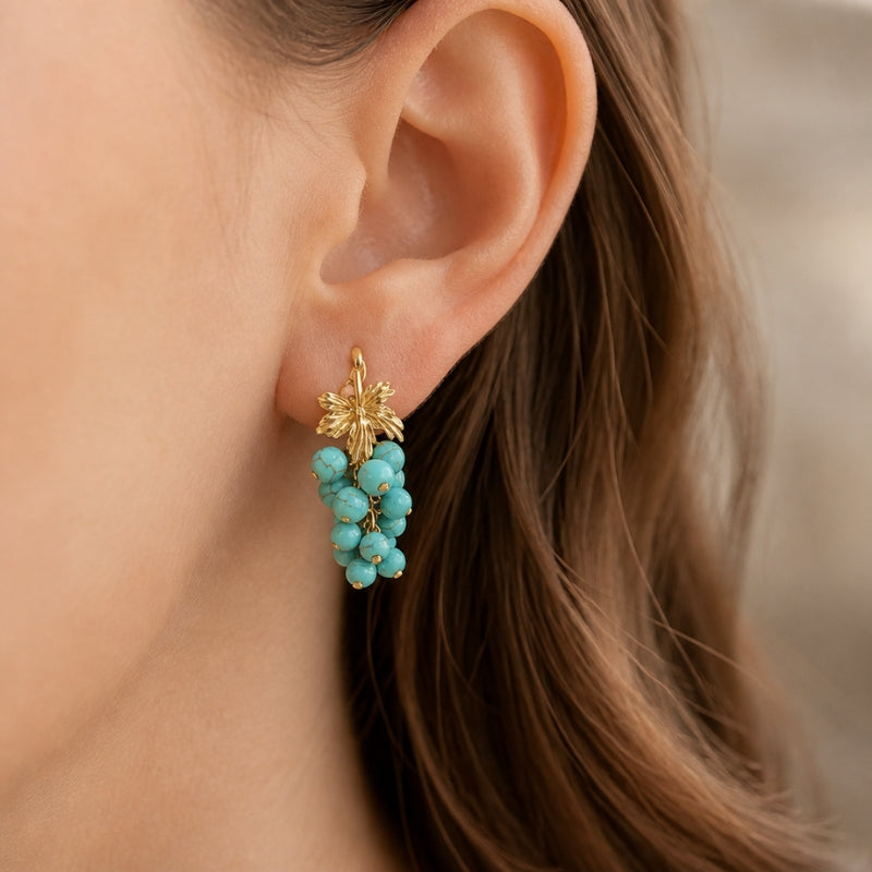 Pendientes elegantes de turquesa en forma de uva