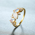 Anillo elegante de oro con racimo de piedra lunar – imagen 2