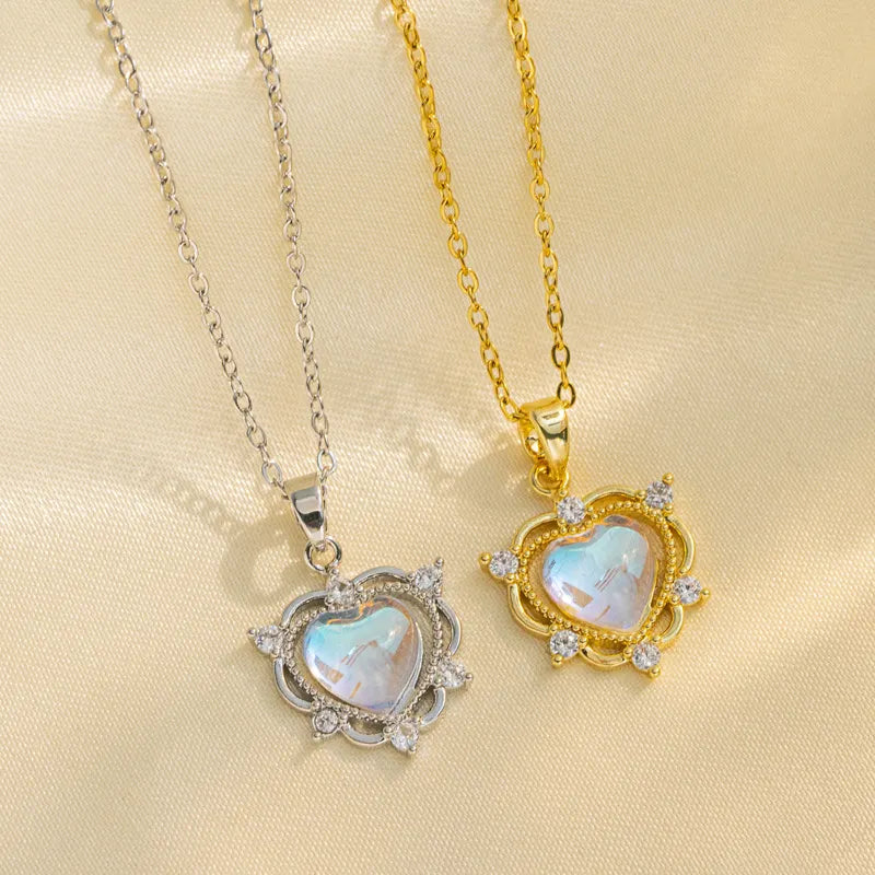 Collar delicado con halo de corazón iridiscente
