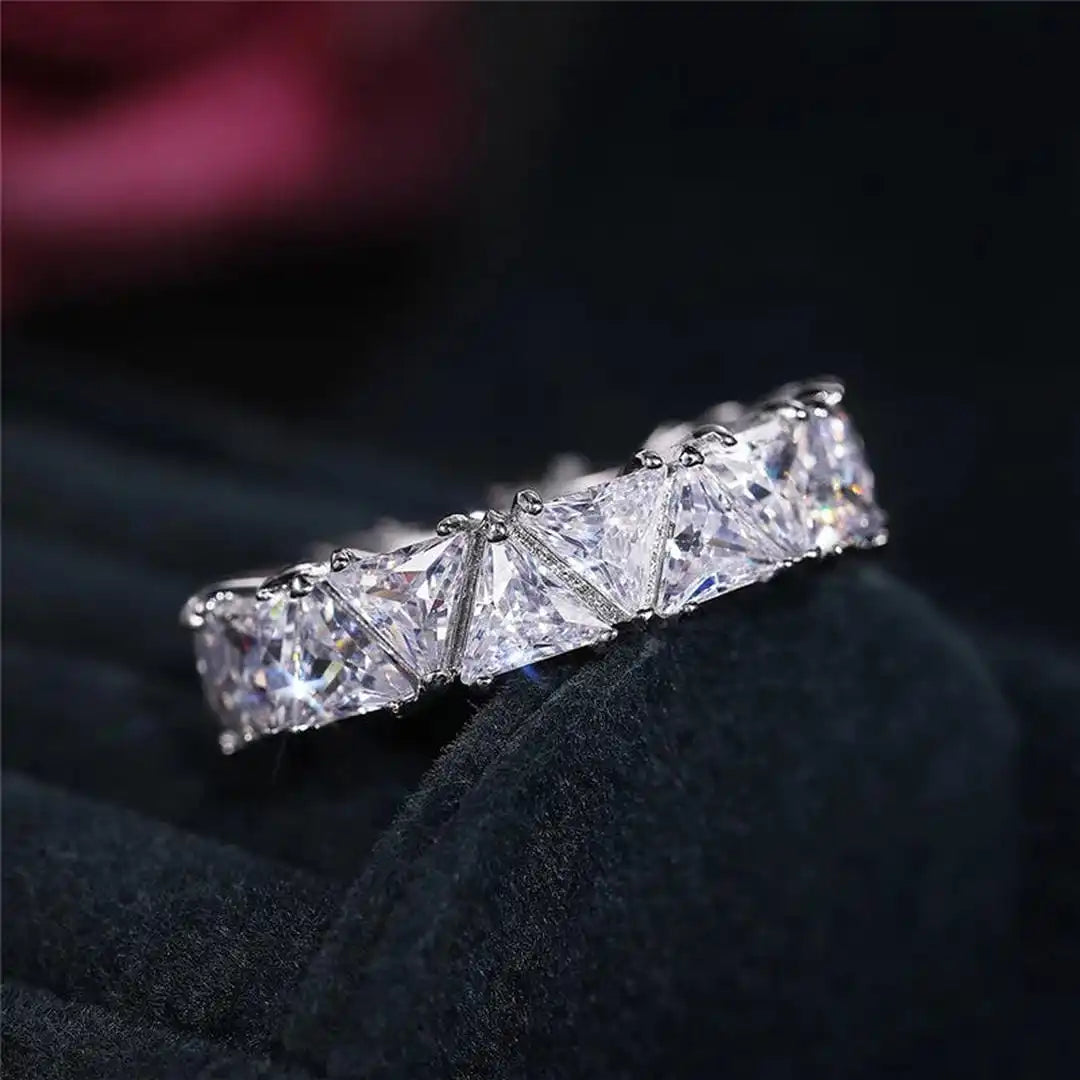 Anillo vintage con piedra triangular – imagen 3