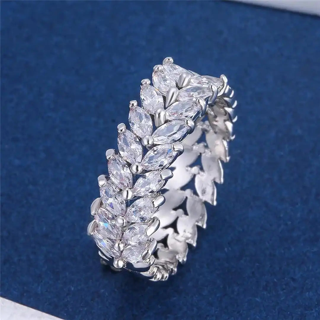 Anillo de lujo con hoja y cristal blanco – imagen 4