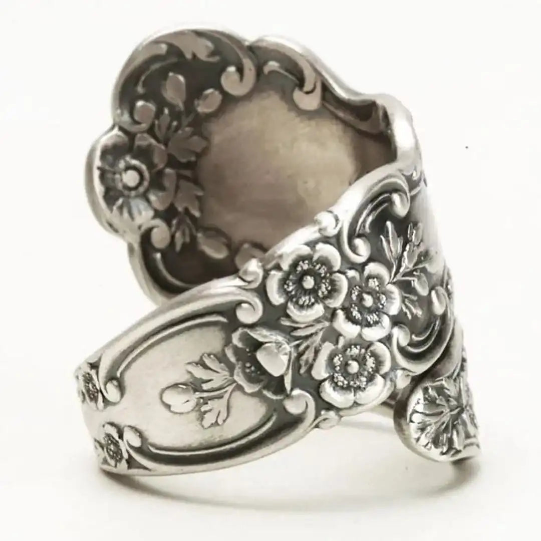 Anillo antiguo grabado con motivo floral – imagen 4