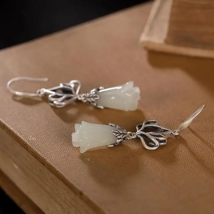 Pendientes de flor de magnolia de jade blanco – imagen 2
