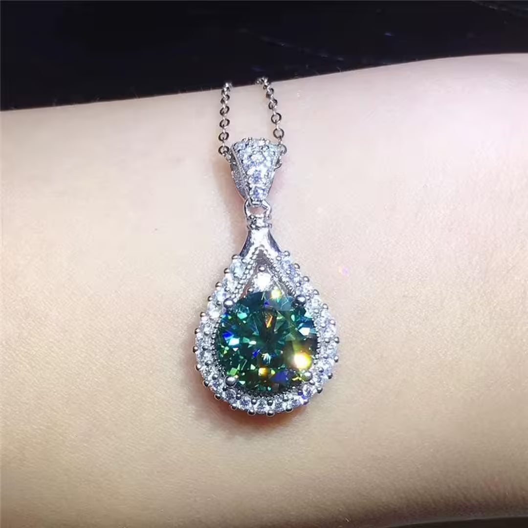 Collar de gota esmeralda radiante – imagen 2