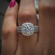Anillo statement con halo pavé de talla cojín