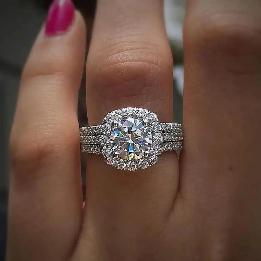 Anillo statement con halo pavé de talla cojín