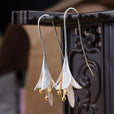 Pendientes elegantes de plata con flor