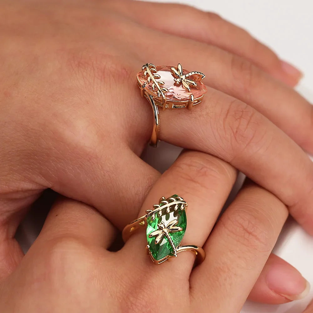 Anillo atemporal de libélula con cristal – imagen 3