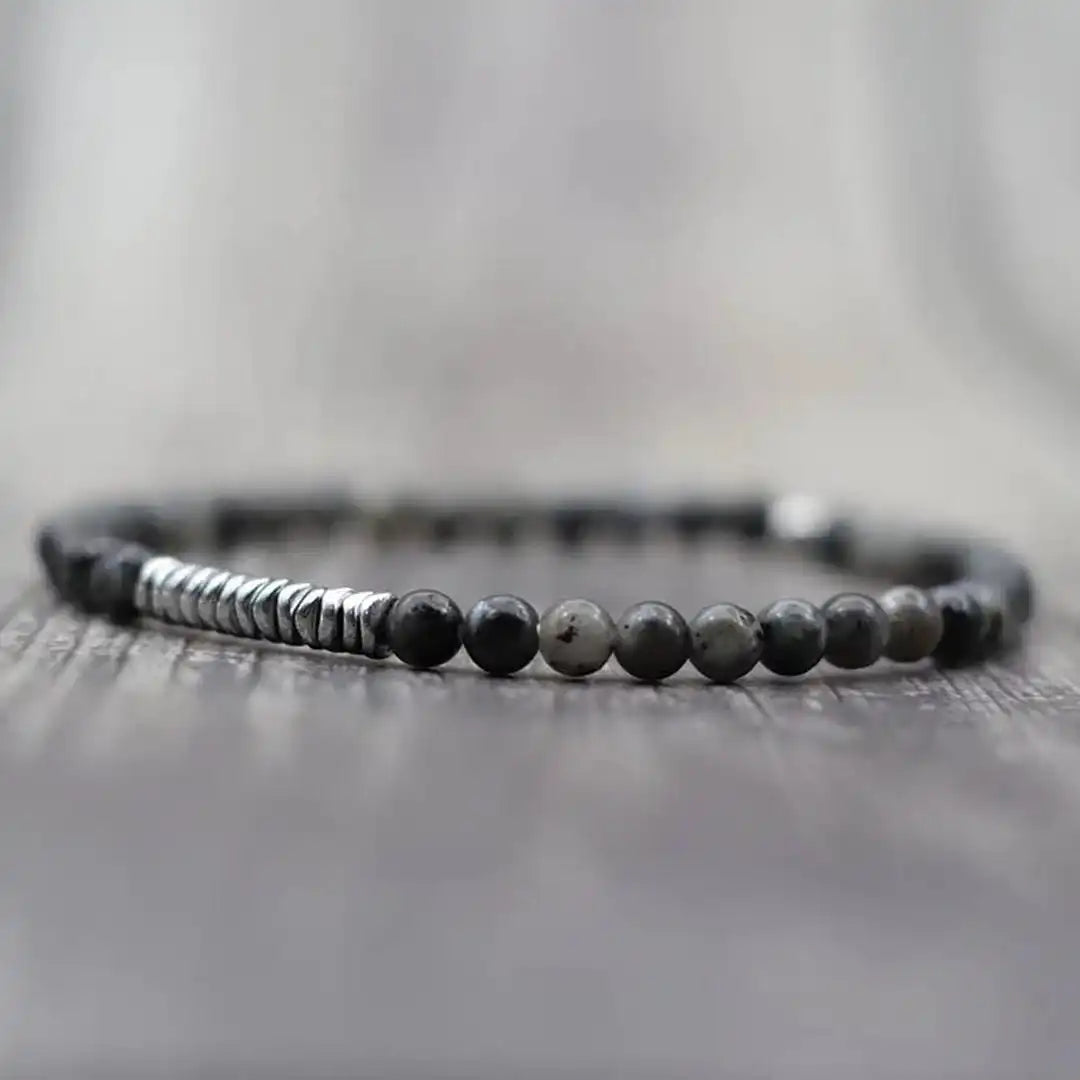 Pulsera atemporal de roca volcánica – imagen 6