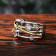 Anillo geométrico calado de alta costura