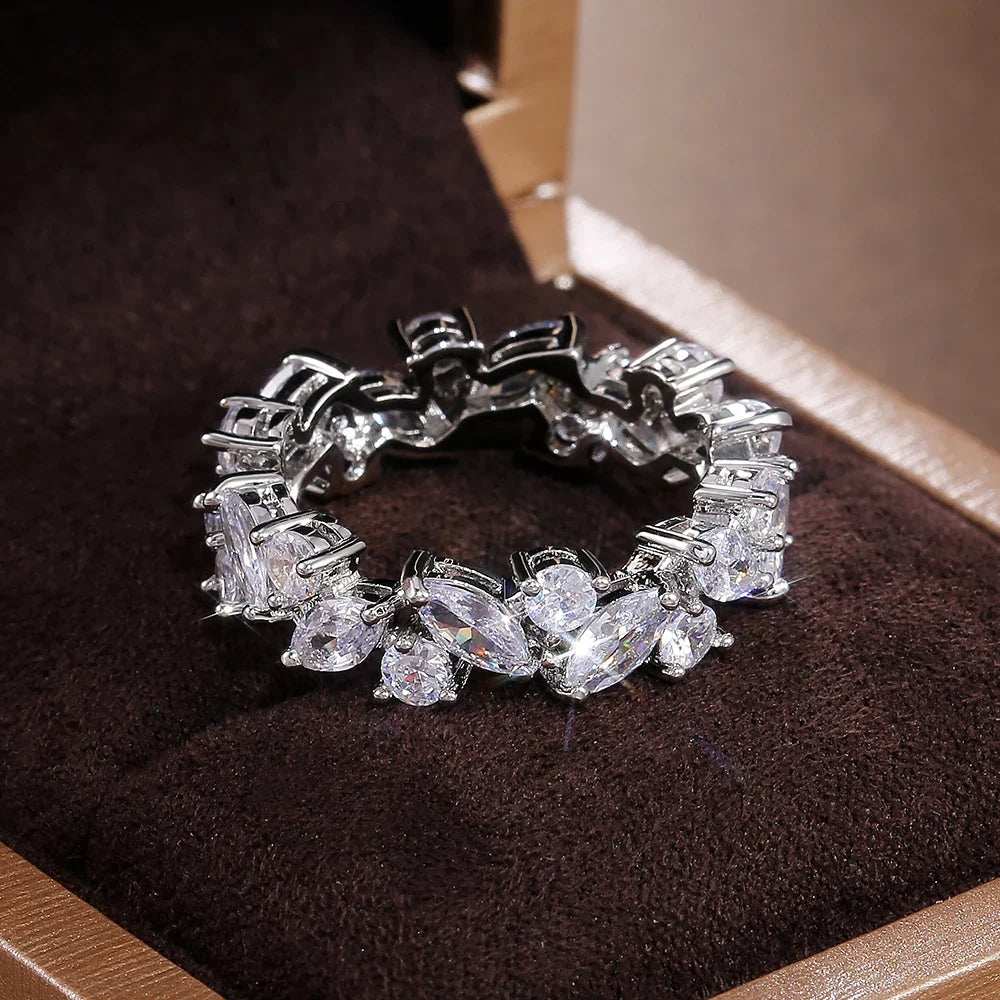 Anillo Promesa Delicada de circonita cúbica — Carmen, Lucía & Rocío