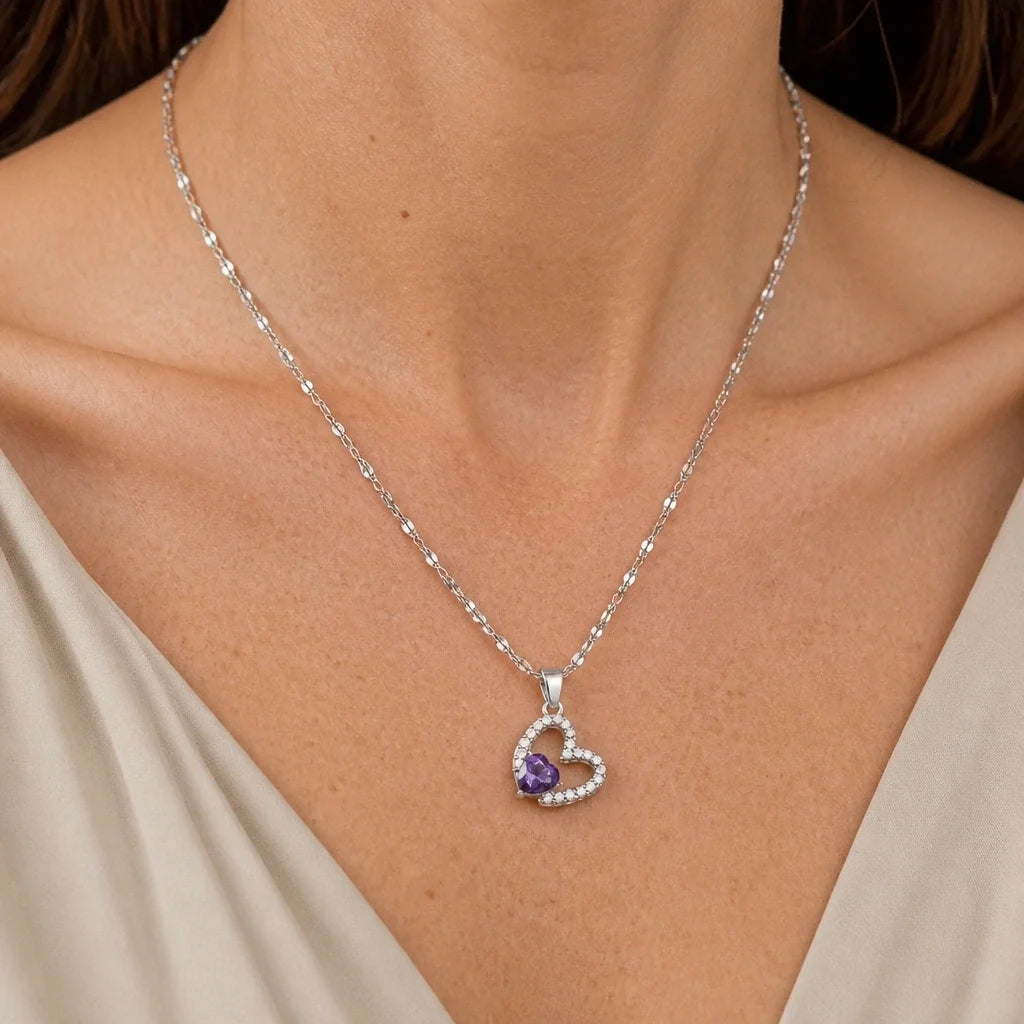 Collar con colgante de corazón de circonita