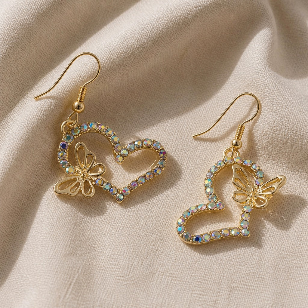 Pendientes largos de corazón y mariposa dorados – imagen 2